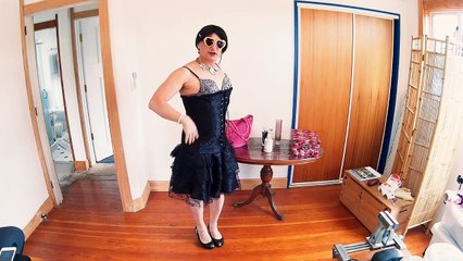 What should a woman wear?