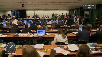 Comissão da Câmara aprova o fim das coligações partidárias