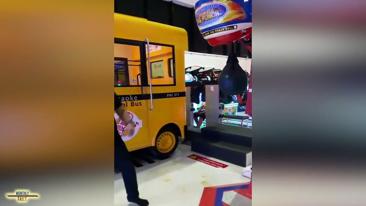 FAILS Compilation    February 2017