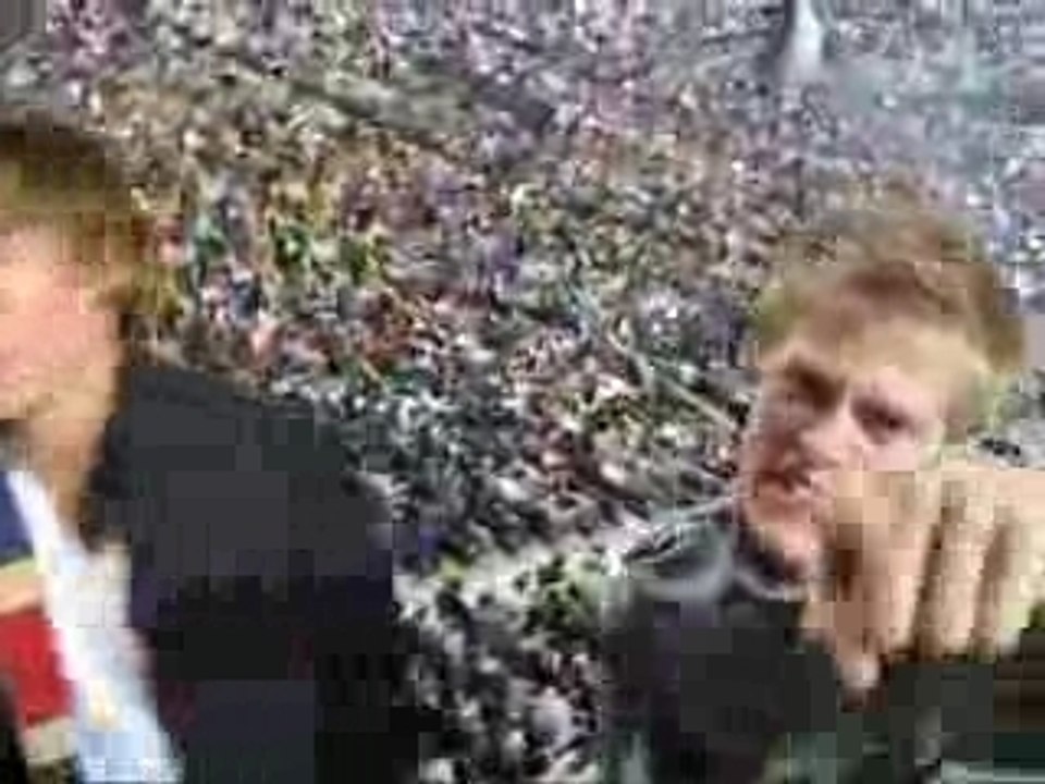 Lucas Grabeel chante avec Zac Efron "You Got It"