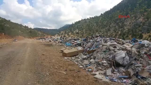 Antalya Akseki İlçesi'nde, Belediye Çöp Depolama Alanında Yangın Çıktı.