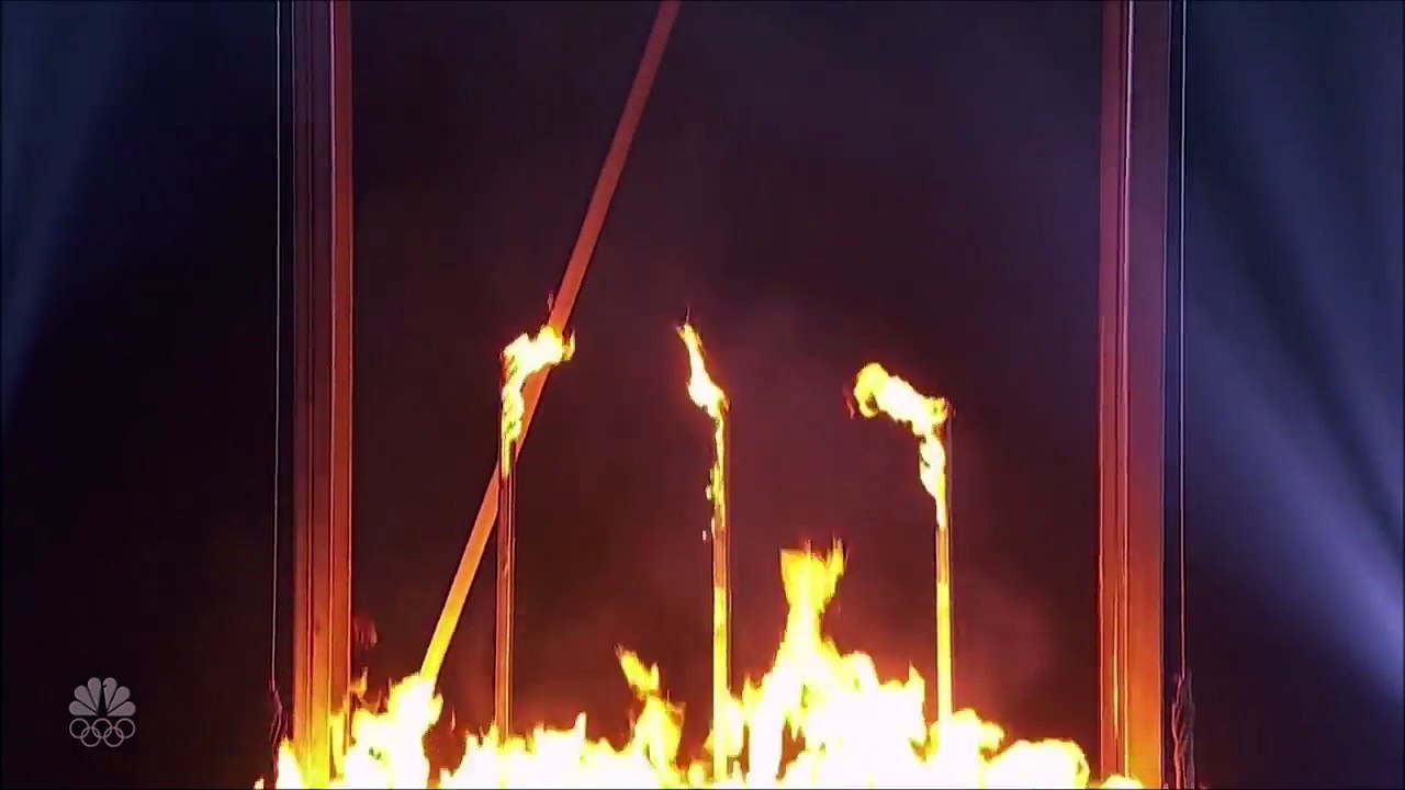 L'ex Spice Girl Mel B n'a pas apprécié une blague de Simon Cowell et lui a jeté son verre au visage en plein direct