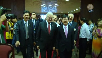 Başbakan Yıldırım'a Vietnam'da Şeref Madalyası