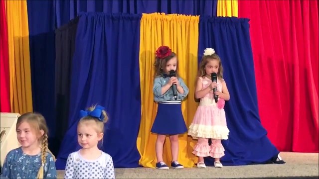 Quand tu n'aimes pas qu'on te vole la vedette... Adorable