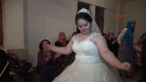 Karabük Down Sendromlu Kız Temsili Düğünde Gelinlik Giyip Doyasıya Eğlendi
