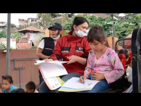 NET17 - Palang Merah Indonesia membantu korban banjir Manado