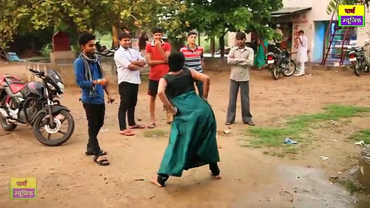 haryanvi dance |इस कपल ने बारिश मैं ढाबे पर रूककर अपने डांस की हरकत से सबको हैरान कर दिया |viral