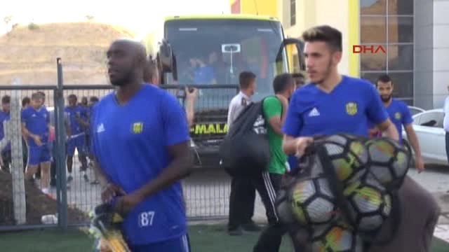 Evkur Yeni Malatyasporlu Mina İddiaları Yalanladı Beşiktaş ile Görüşmedim