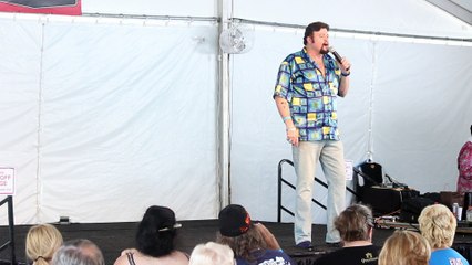 E-Rock sings 'Welcome To My World' Elvis Week 2017