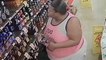 Une femme s'en sort avec 9 bouteilles d’alcool dans un magasin sans payer !