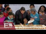 EPN parte Rosca de Reyes con niños en el Hospital General de México / Mariana H