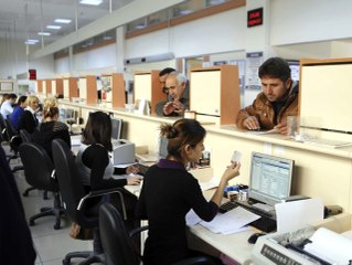 Yeni KHK'da Uzman Erbaşlara Askerlik Müjdesi, Memura Görev Yerini Terk Etmeme Zorunluluğu