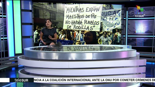 Maestros de Paraguay marchan en reclamo de mejoras laborales