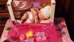 Una y una en un tiene una un en y bebé baño muñeca vida como recién nacido silicona silicona toma tiempo