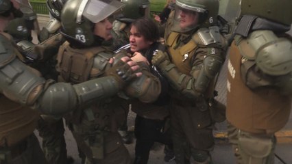 Incidentes con la Policía marcan marcha de estudiantes de secundaria en Chile