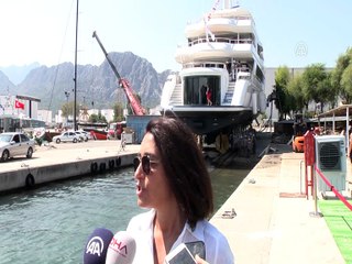 15,5 milyon avroluk ultra lüks yat mavi sularda