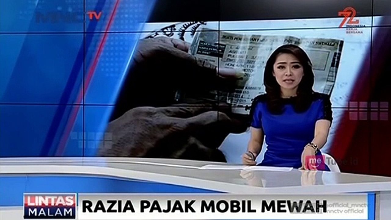 Petugas Razia Pajak Mobil Mewah di Apartemen
