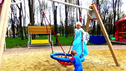 Bebé mala congelado en bromista secuestrar Lago en comodín tiró al chico lago elsa spiderbaby