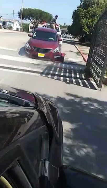 La fourrière embarque une voiture pour un crédit impayé mais le propriétaire se rebelle !