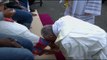 Pope washes feet on Holy Thursday