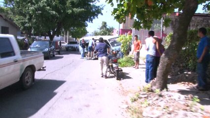 Choque entre bus y turismo dejo 3 heridos en Barrio Guamilito