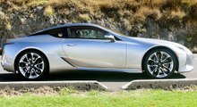 2018 Lexus LC 500h VS JAGUAR F-TYPE