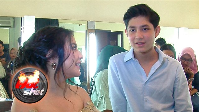 Teuku Rassya Jawab Hubungannya dengan Prilly Latuconsina - Hot Shot 25 Agustus 2017