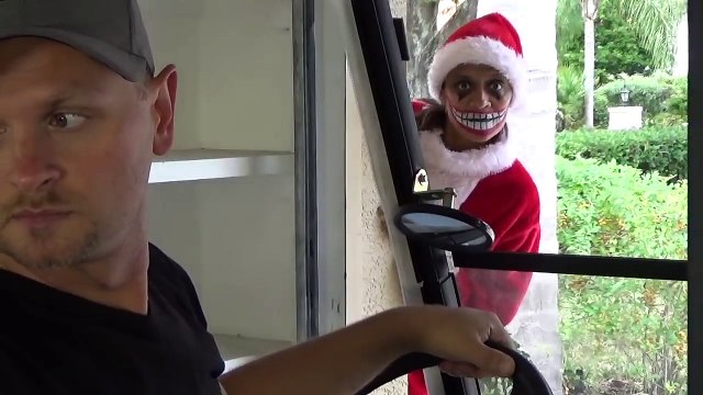 Toys AndMe -Bad Kids Driving Parents Car Scary Killer Clown Attacks Kids