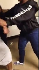 larkiyon ki washroom ma larae hogaye