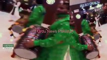 14 augst ke din Dubai airport par Pakistani larkiyon ne dance kar ke jashnn azadi banai