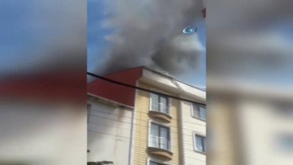 Korkutan Çatı Yangını 2 Saatte Söndürüldü