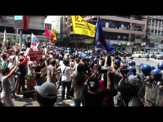 Militants hold anti-US protest