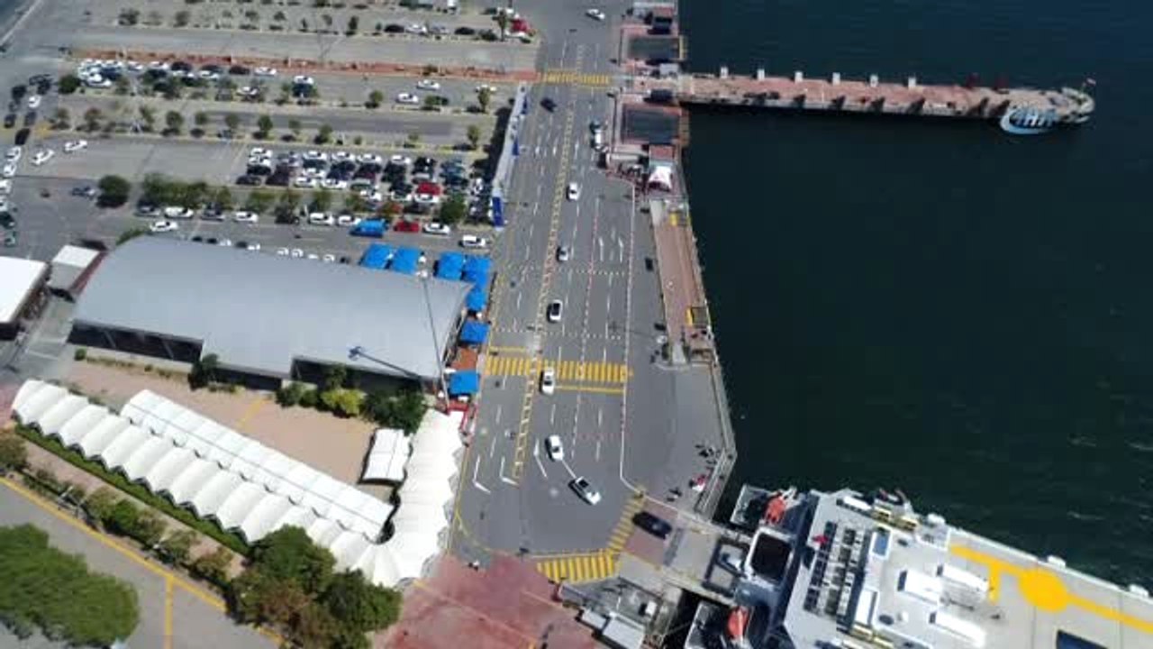Yenikapı İskelesi'nde Yaşanan Bayram Yoğunluğu Havadan Görüntülendi