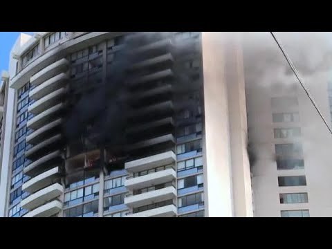 At least 3 dead in Honolulu apartment building fire