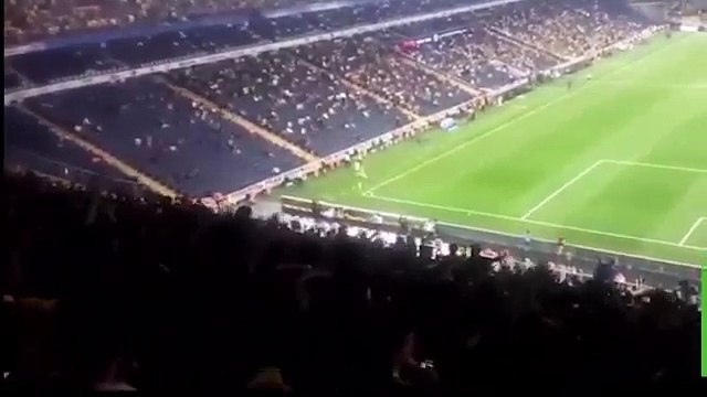 Fenerbahçe taraftarı Vardar maçından sonra Fesuphanallah şarkısını söyledi