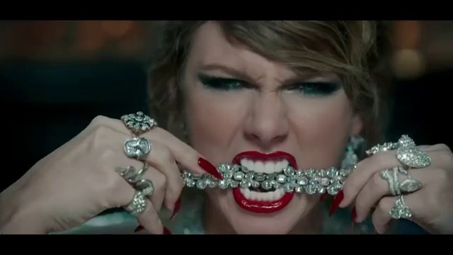Taylor Swift Sneak Peek Of LWYMMD
