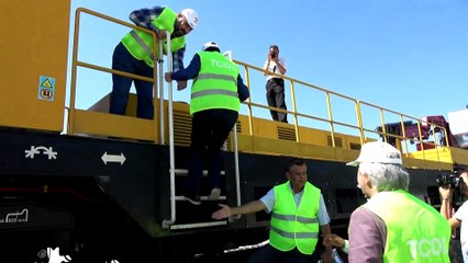 AK Parti Manisa Milletvekili Uğur Aydemir, Akhisar'da şehir dışına alınan demiryolu çalışmalarını yerinde inceledi