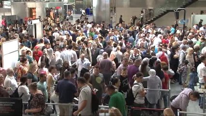 Atatürk Havalimanı'nda Bayram Yoğunluğu Başladı