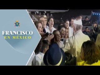 Papa Francisco bendice a niños que le cantaron en Ciudad de México / Papa Francisco en México