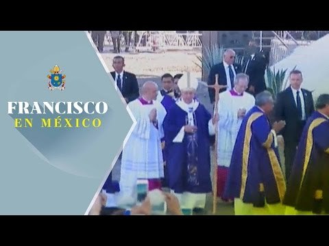 Procesión del Papa Francisco previo a misa en El Punto en Ciudad Juárez