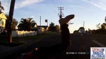 Australie : Un motard n'arrive pas à éviter le choc !
