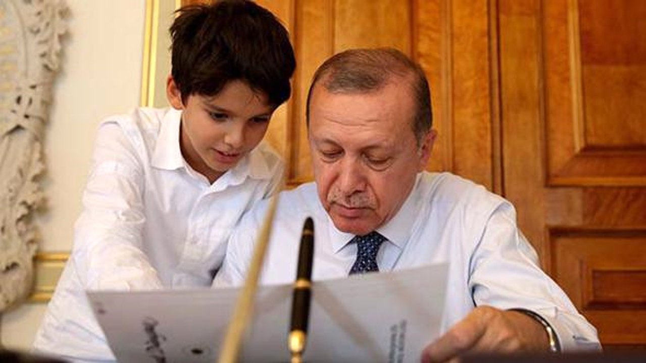 Cumhurbaşkanı Erdoğan'dan Mabeyn Köşkü'nde Torun Mesaisi