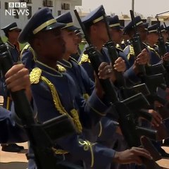 La fanfare de l'armée libyenne massacre "God Save the Queen"