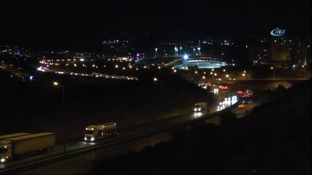 Tem Otoyolunda Bayram Trafiği Devam Ediyor