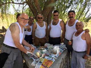 CHP'liler Atletle Poz Verip "Atleti Bırakın, Adaletsizliklere Bakın" Çağrısı Yaptı