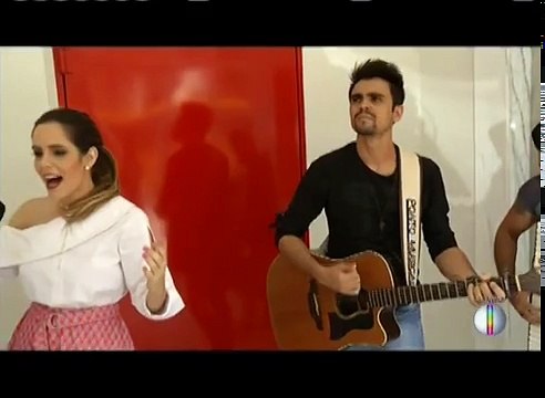 A cantora sertaneja Mariana Fagundes se apresenta em governador Valadares - G1 Vales MG - MG Inter TV 2ª Edição