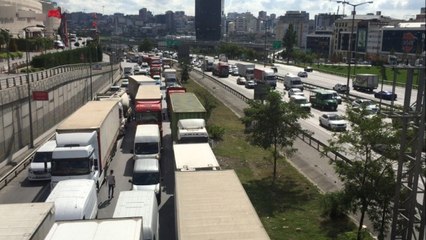 Mahmutbey Gişelerinde Tatilci Yoğunluğu