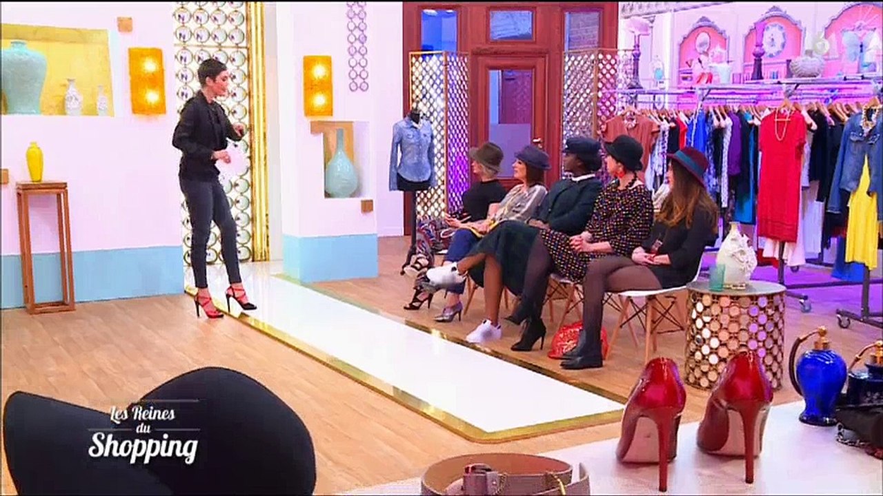 Douche froide pour une candidate des "Reines du shopping" face à Cristina Cordula - Regardez