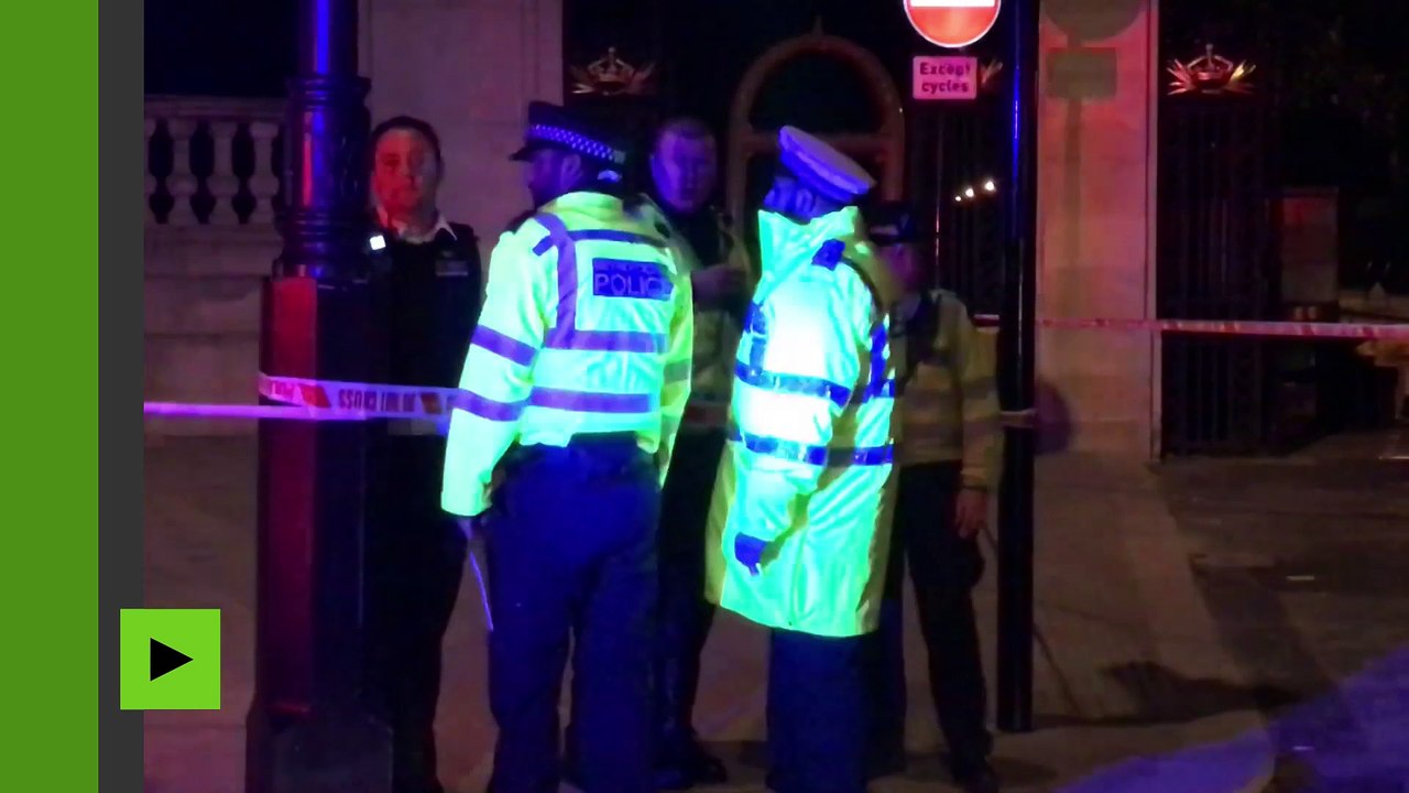 Royaume-Uni : deux policiers blessés après une attaque au couteau devant Buckingham Palace