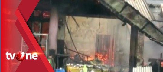 Detik-detik Dramatis saat Seorang Bocah Menyelamatkan Diri dari Kobaran Api